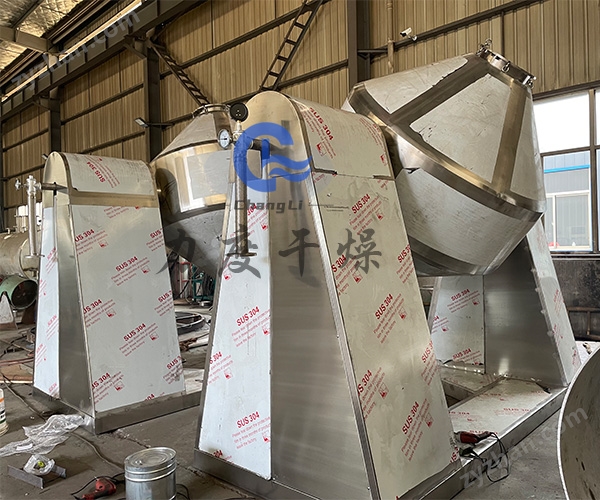 雙錐1.jpg 高鎳三元材料雙錐回轉(zhuǎn)真空干燥機(jī)